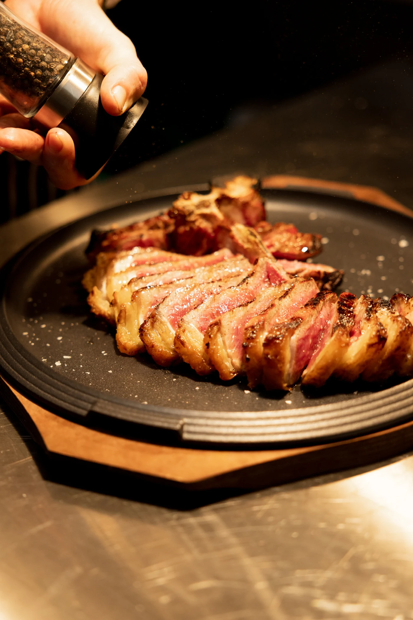 Carne alla brace preparata nella cucina di Bianchi